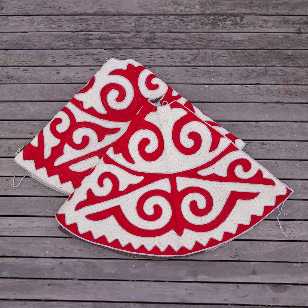 Contemporary Red With White Shyrdak Tree Skirt