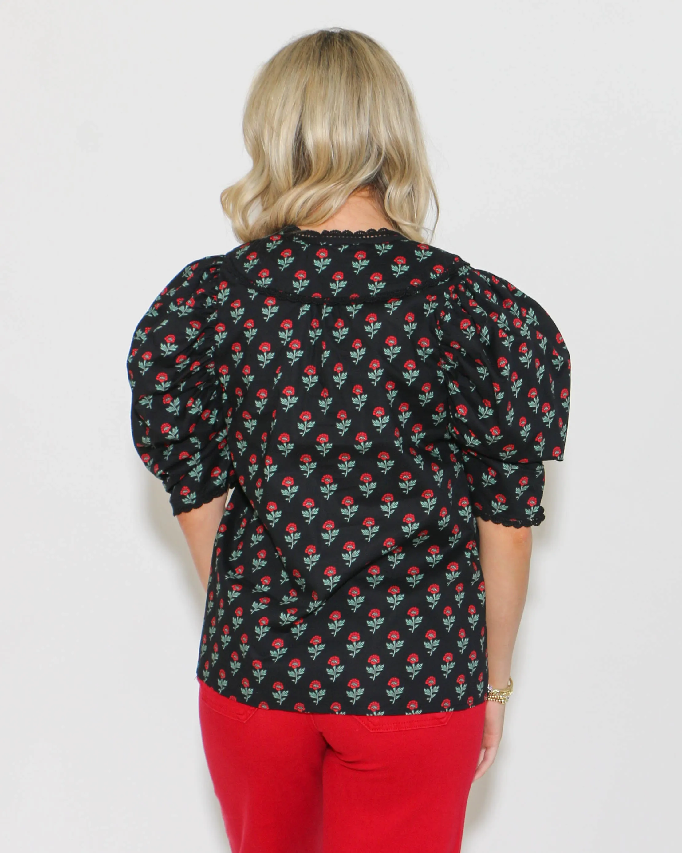 Floral Print V-Neck Short Sleeve Top In Black