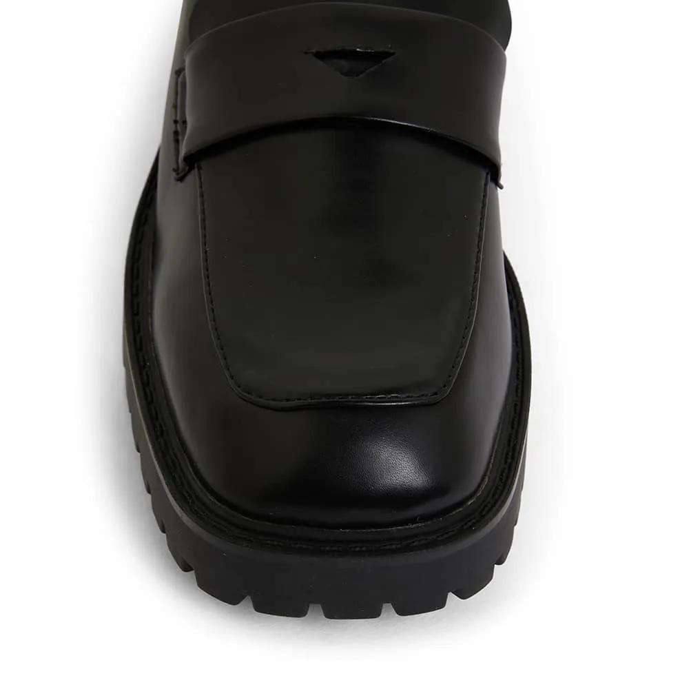 System Loafer in Black Smooth